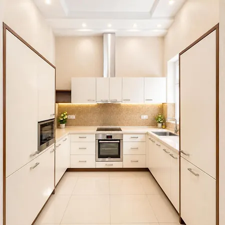 Apartamento Divadelní Náměstí 19 *